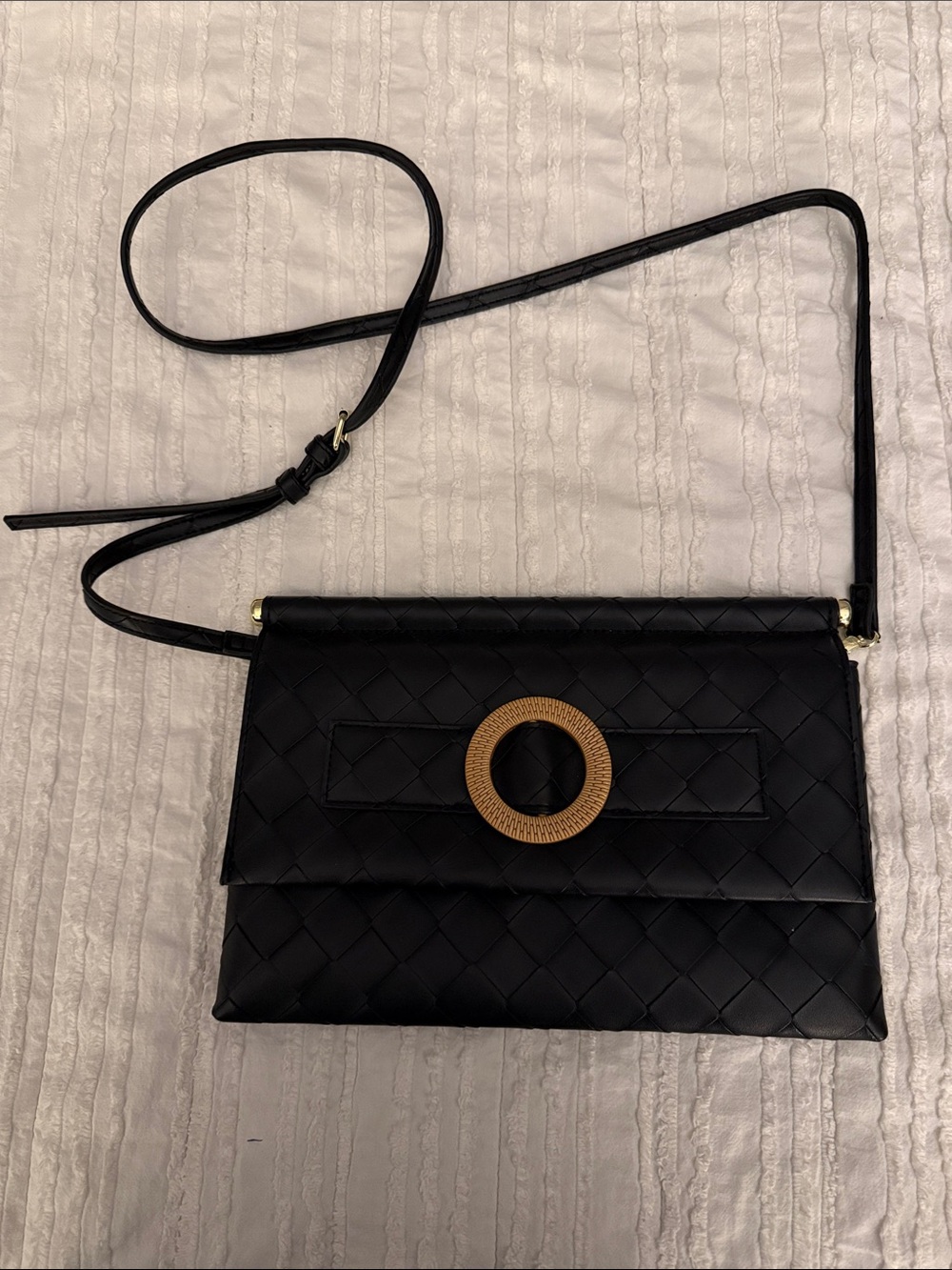 Steve Madden Black Quilted Crossbody with Gold Ring